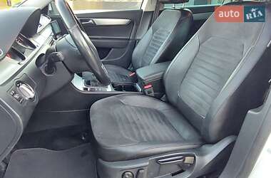 Універсал Volkswagen Passat 2012 в 