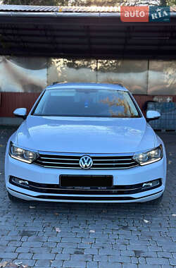 Универсал Volkswagen Passat 2015 в Харькове