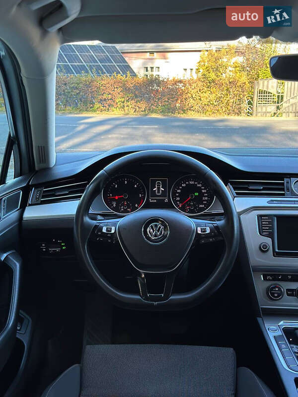 Універсал Volkswagen Passat 2015 в Харкові
