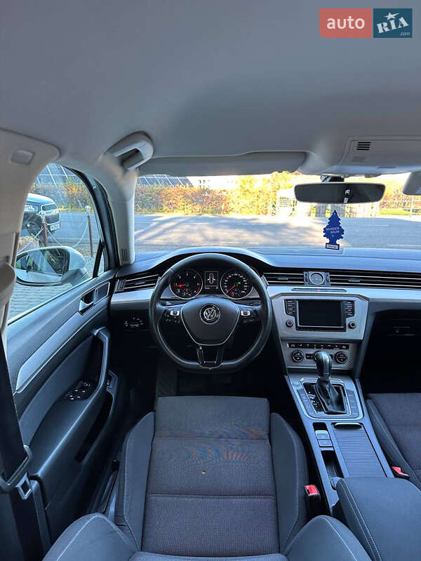 Універсал Volkswagen Passat 2015 в Харкові