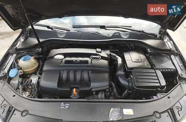Седан Volkswagen Passat 2005 в 