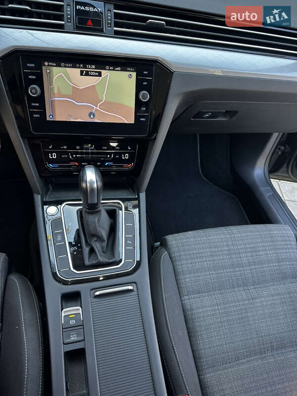 Универсал Volkswagen Passat 2021 в Львове