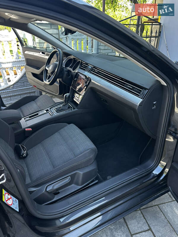 Универсал Volkswagen Passat 2021 в Львове