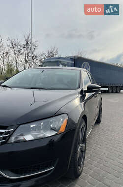 Седан Volkswagen Passat 2012 в Ровно
