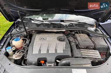 Універсал Volkswagen Passat 2011 в 