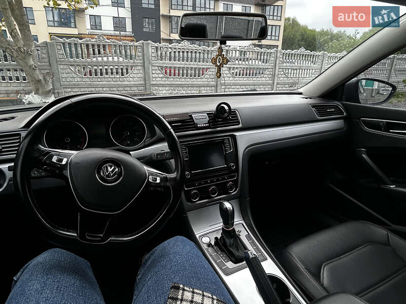 Седан Volkswagen Passat 2018 в Хмельницькому