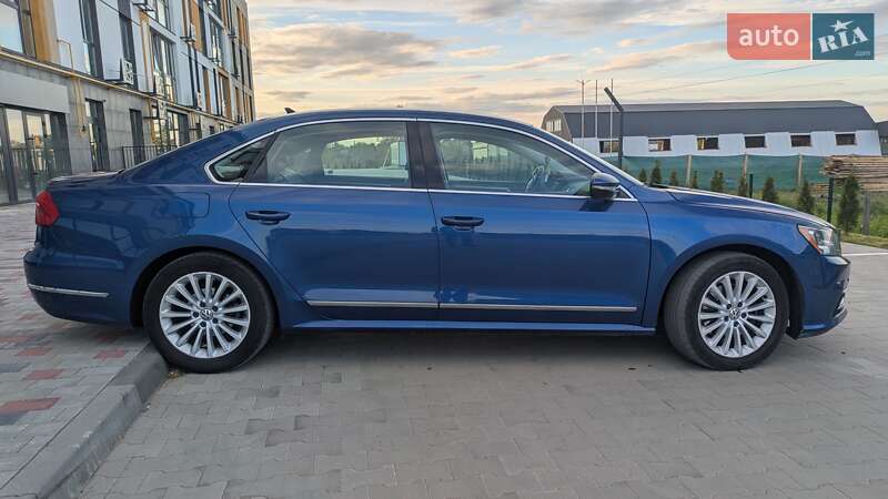 Седан Volkswagen Passat 2016 в Луцке
