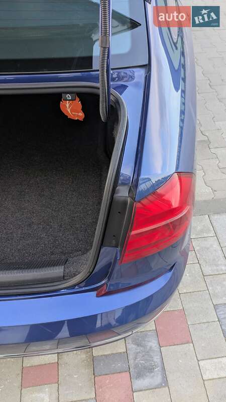 Седан Volkswagen Passat 2016 в Луцке