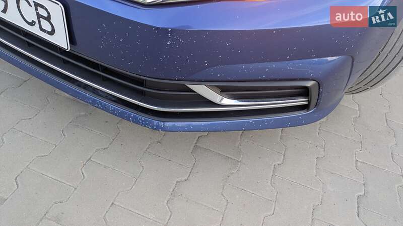 Седан Volkswagen Passat 2016 в Луцке