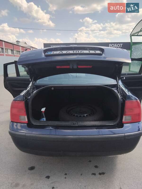 Седан Volkswagen Passat 1998 в 