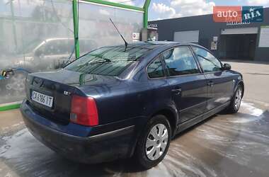 Седан Volkswagen Passat 1998 в 