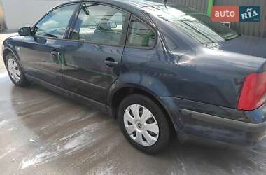 Седан Volkswagen Passat 1998 в 