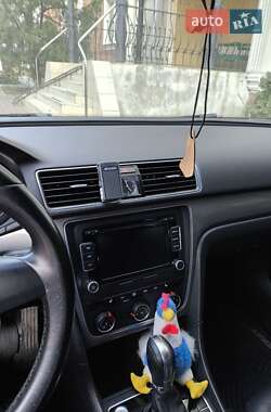Седан Volkswagen Passat 2015 в 