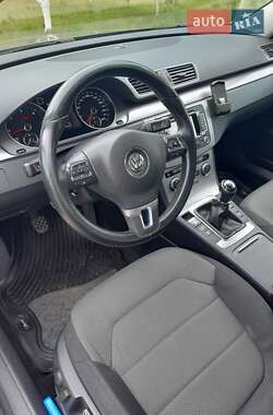 Універсал Volkswagen Passat 2013 в 