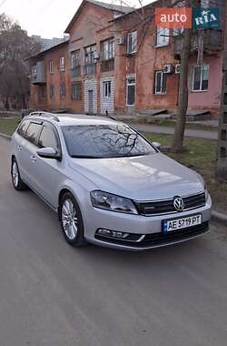 Універсал Volkswagen Passat 2013 в Дніпрі