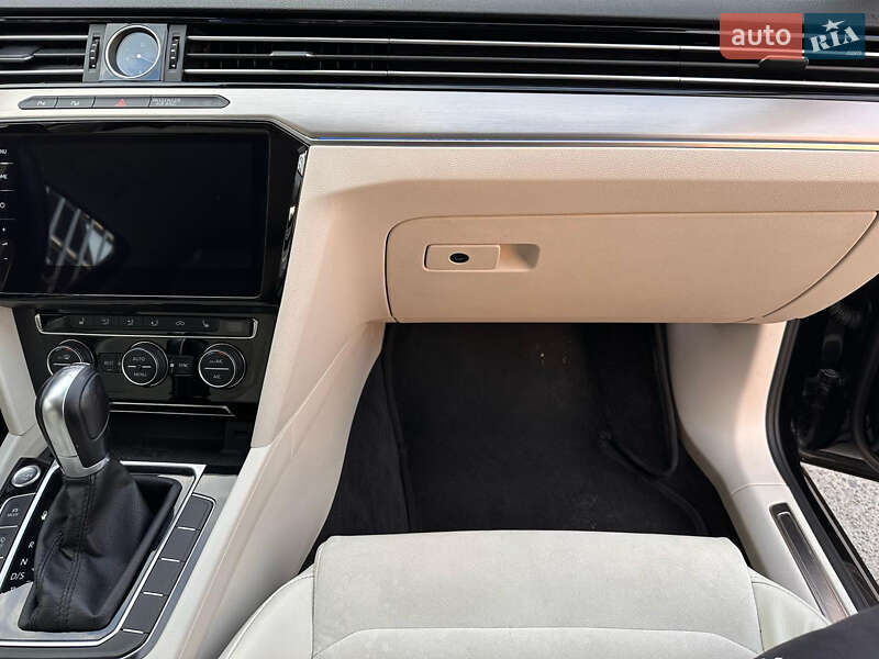 Седан Volkswagen Passat 2018 в Нижней Апше