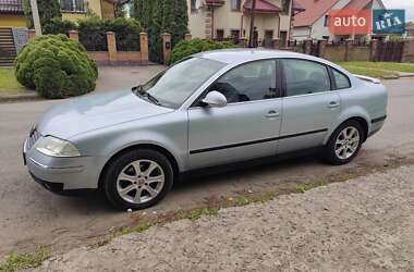 Седан Volkswagen Passat 2005 в Луцьку