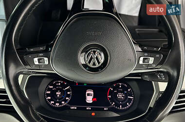 Седан Volkswagen Passat 2019 в 