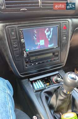 Седан Volkswagen Passat 2002 в 