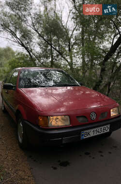Седан Volkswagen Passat 1992 в Рівному