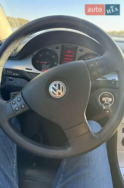 Універсал Volkswagen Passat 2006 в 