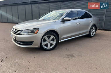 Седан Volkswagen Passat 2011 в Киеве