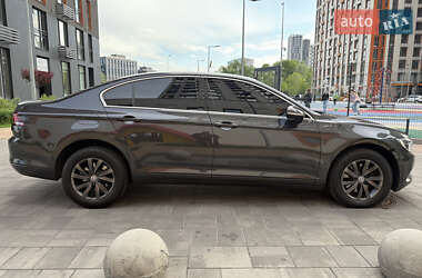 Седан Volkswagen Passat 2018 в 