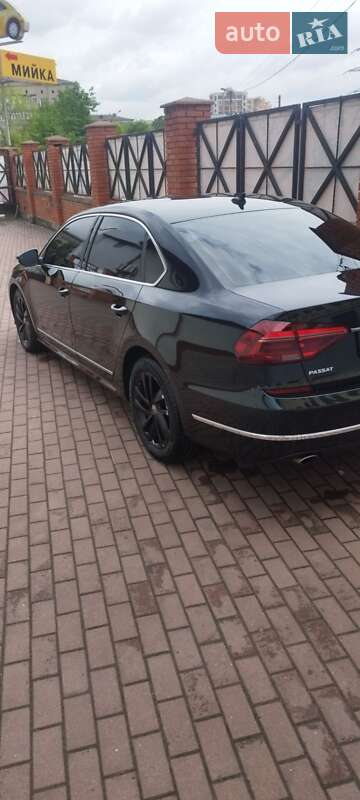 Седан Volkswagen Passat 2018 в Ивано-Франковске