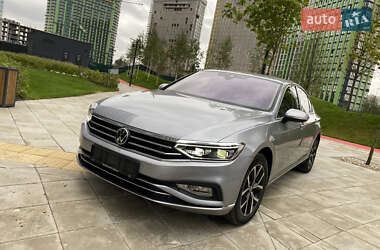 Седан Volkswagen Passat 2019 в Киеве