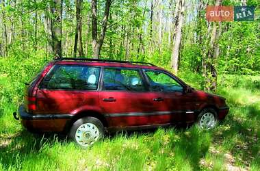 Універсал Volkswagen Passat 1996 в 