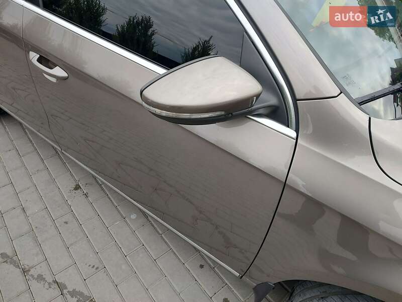 Универсал Volkswagen Passat 2011 в Ровно