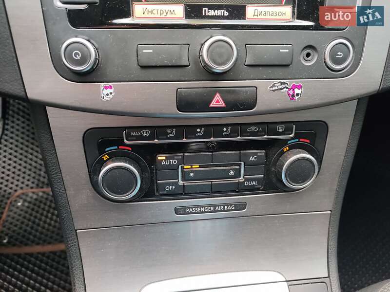 Универсал Volkswagen Passat 2011 в Ровно