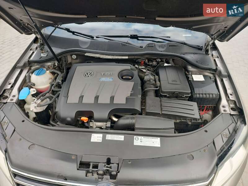 Универсал Volkswagen Passat 2011 в Ровно