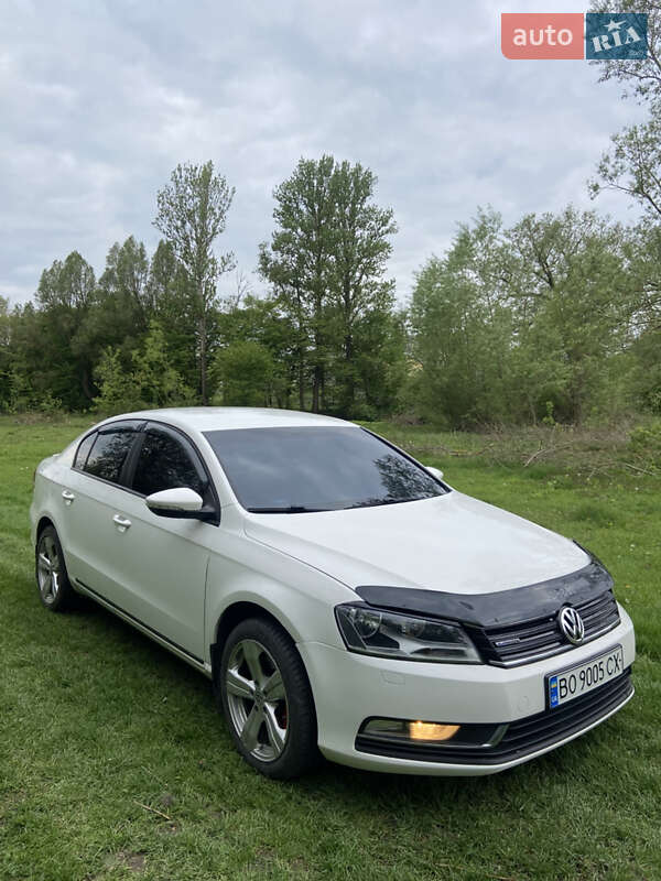 Седан Volkswagen Passat 2011 в Тернополі