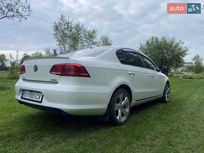 Седан Volkswagen Passat 2011 в Тернополі