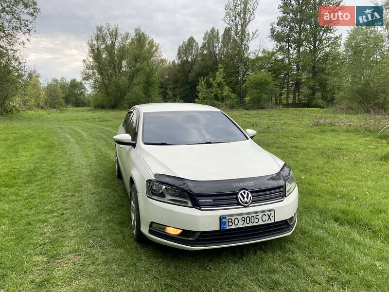Седан Volkswagen Passat 2011 в Тернополі