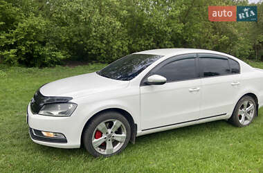 Седан Volkswagen Passat 2011 в 