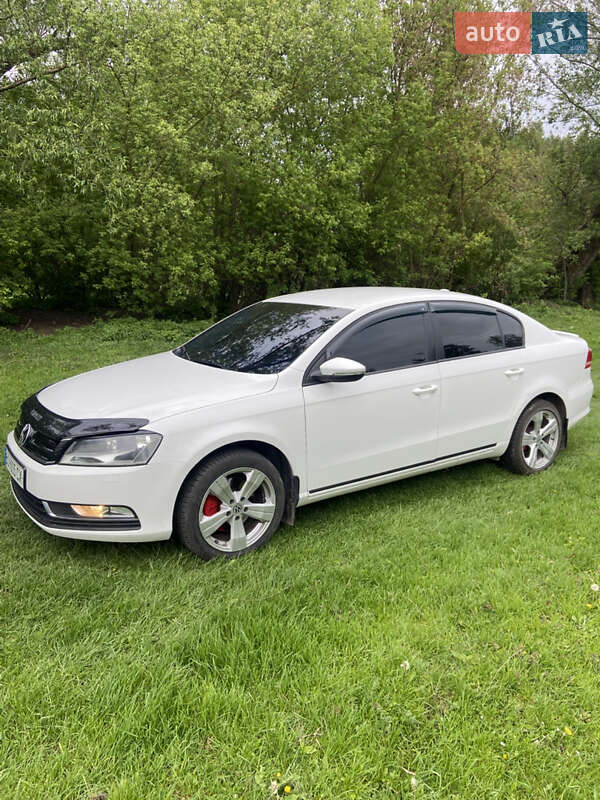 Седан Volkswagen Passat 2011 в Тернополі