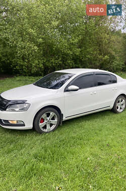 Седан Volkswagen Passat 2011 в 