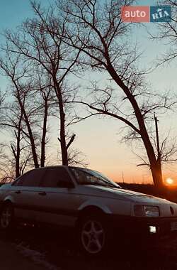 Седан Volkswagen Passat 1990 в Сквире