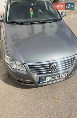 Седан Volkswagen Passat 2006 в Ромнах