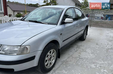Седан Volkswagen Passat 1998 в 