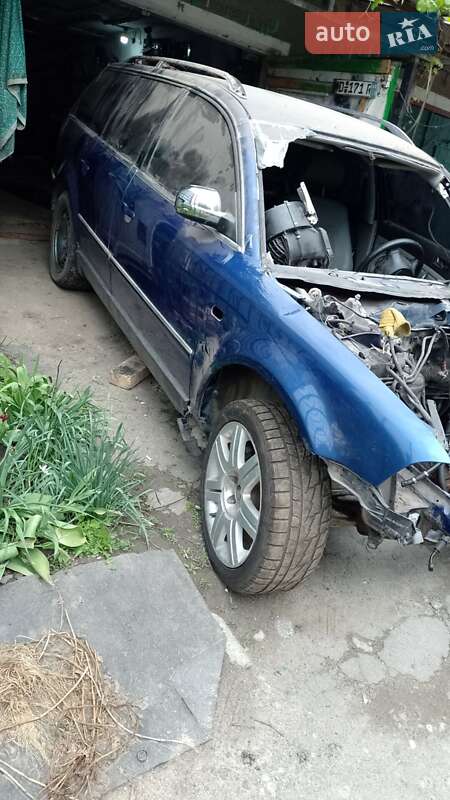 Универсал Volkswagen Passat 2003 в Ярмолинцах