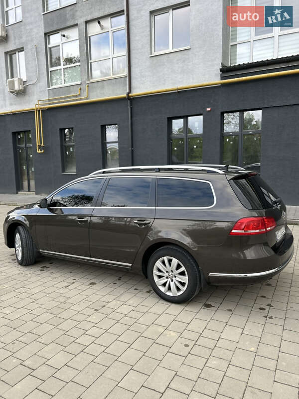 Универсал Volkswagen Passat 2013 в Ивано-Франковске