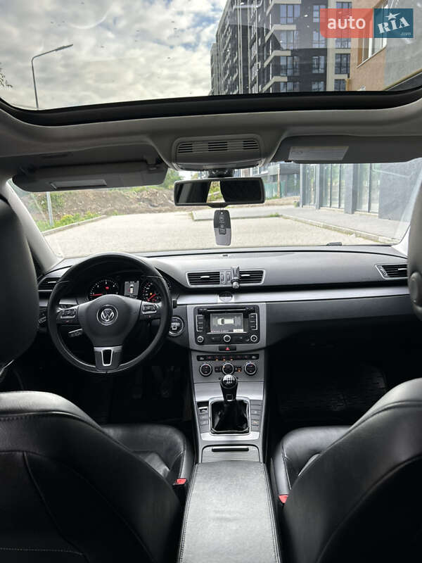 Универсал Volkswagen Passat 2013 в Ивано-Франковске
