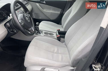Універсал Volkswagen Passat 2010 в 