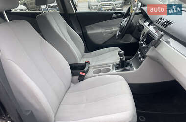 Універсал Volkswagen Passat 2010 в 