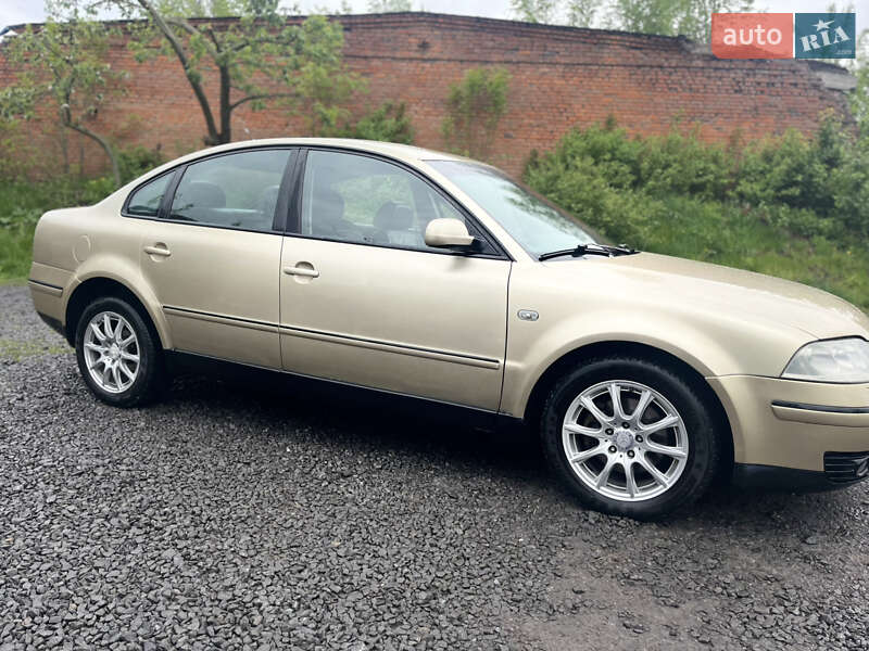Седан Volkswagen Passat 2001 в Літині
