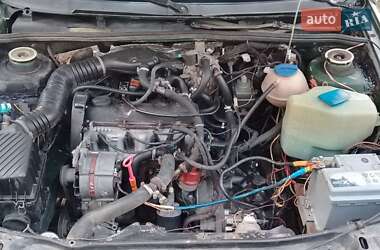 Універсал Volkswagen Passat 1991 в 