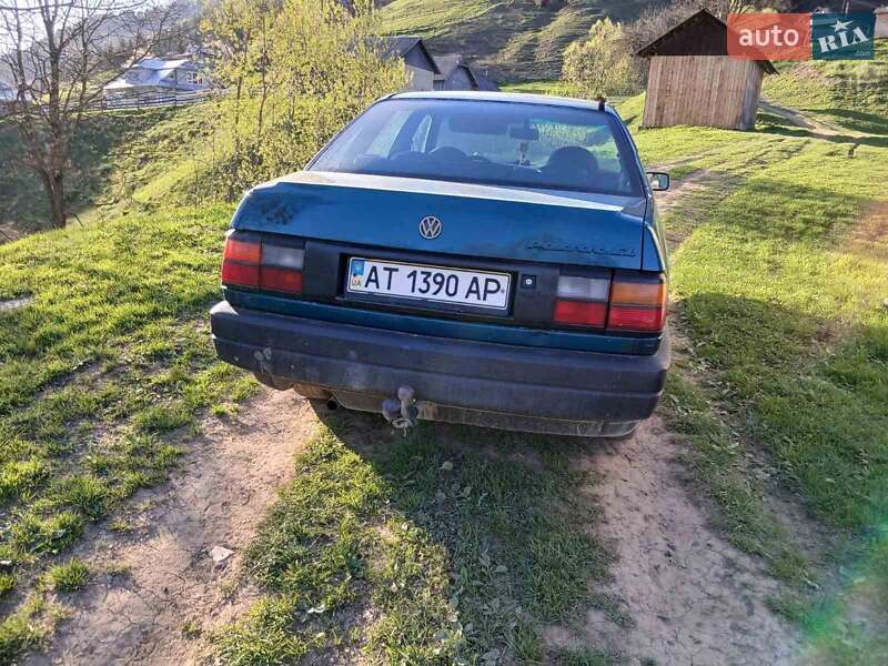 Седан Volkswagen Passat 1991 в 